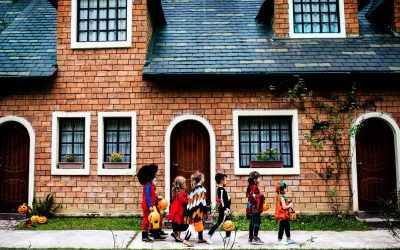 Spooky Signals: Halloween Emergency Preparedness – Using Ham Radio for Safety During Trick-or-Treating